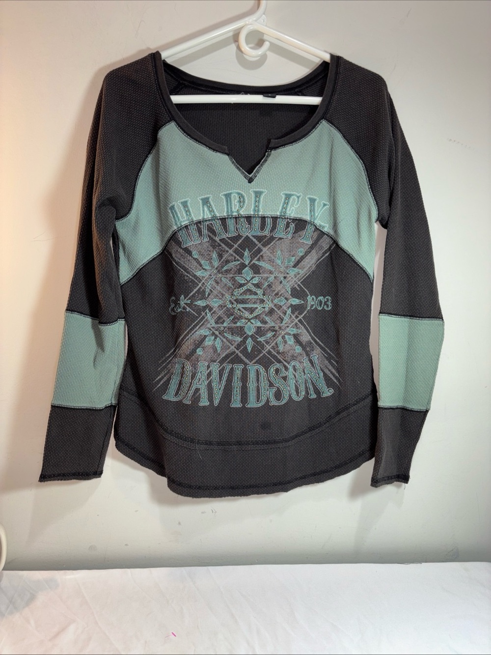 Harley-Davidson Two-Tone Graphic Thermal Top - Mint & Black. 905